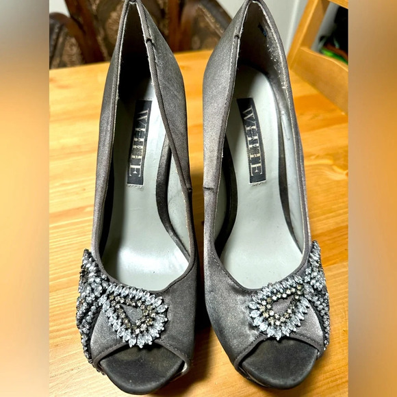 White by Vera Wang Shoes - 🌼WHITE by  VERA WANG SHOES